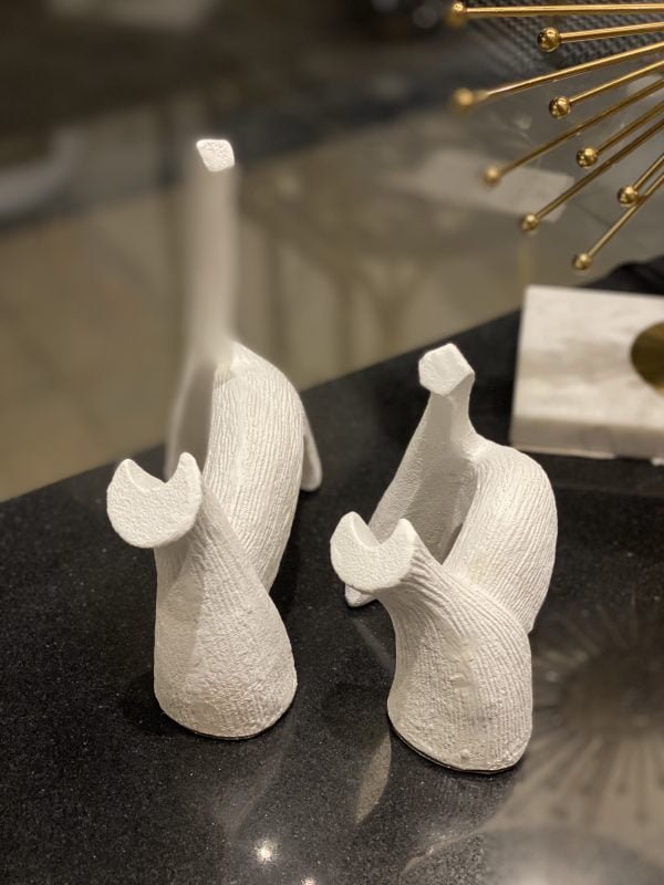 image_6487327 (7) White Cat Sculpture - Image 1